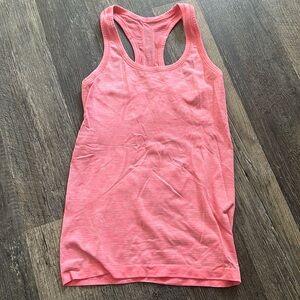 Lululemon top
